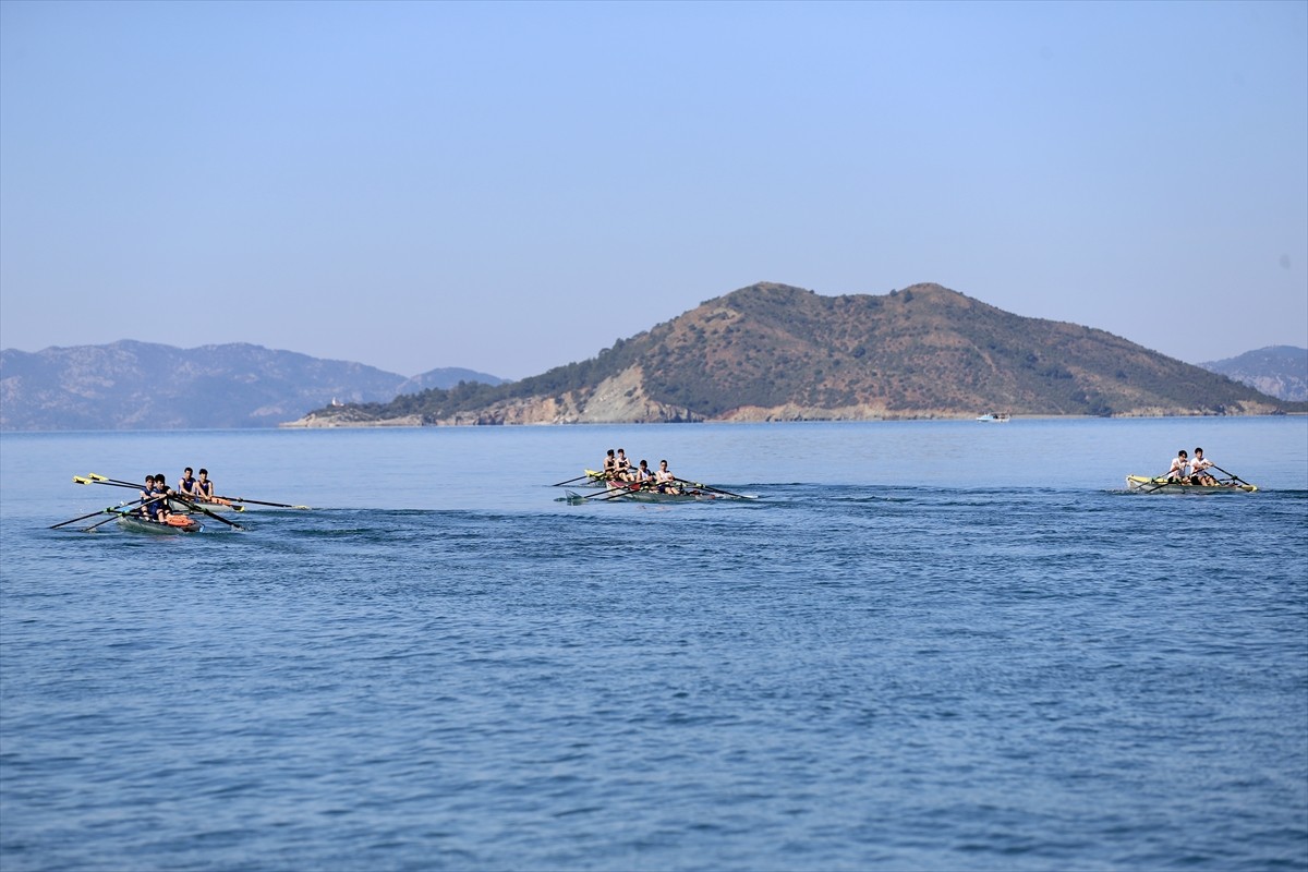 Türkiye Kürek Federasyonu 2032'deki olimpiyatlarda Türkiye'ye bu branştaki ilk madalyayı getirmeyi...