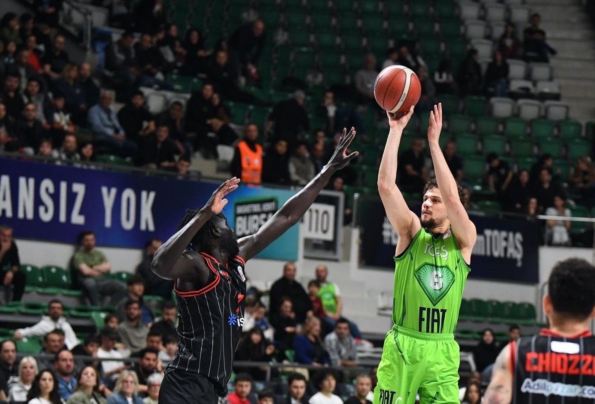 Türkiye Sigorta Basketbol Süper Ligi'nin 23. haftasında Manisa Basket Divissa ile TOFAŞ takımları...