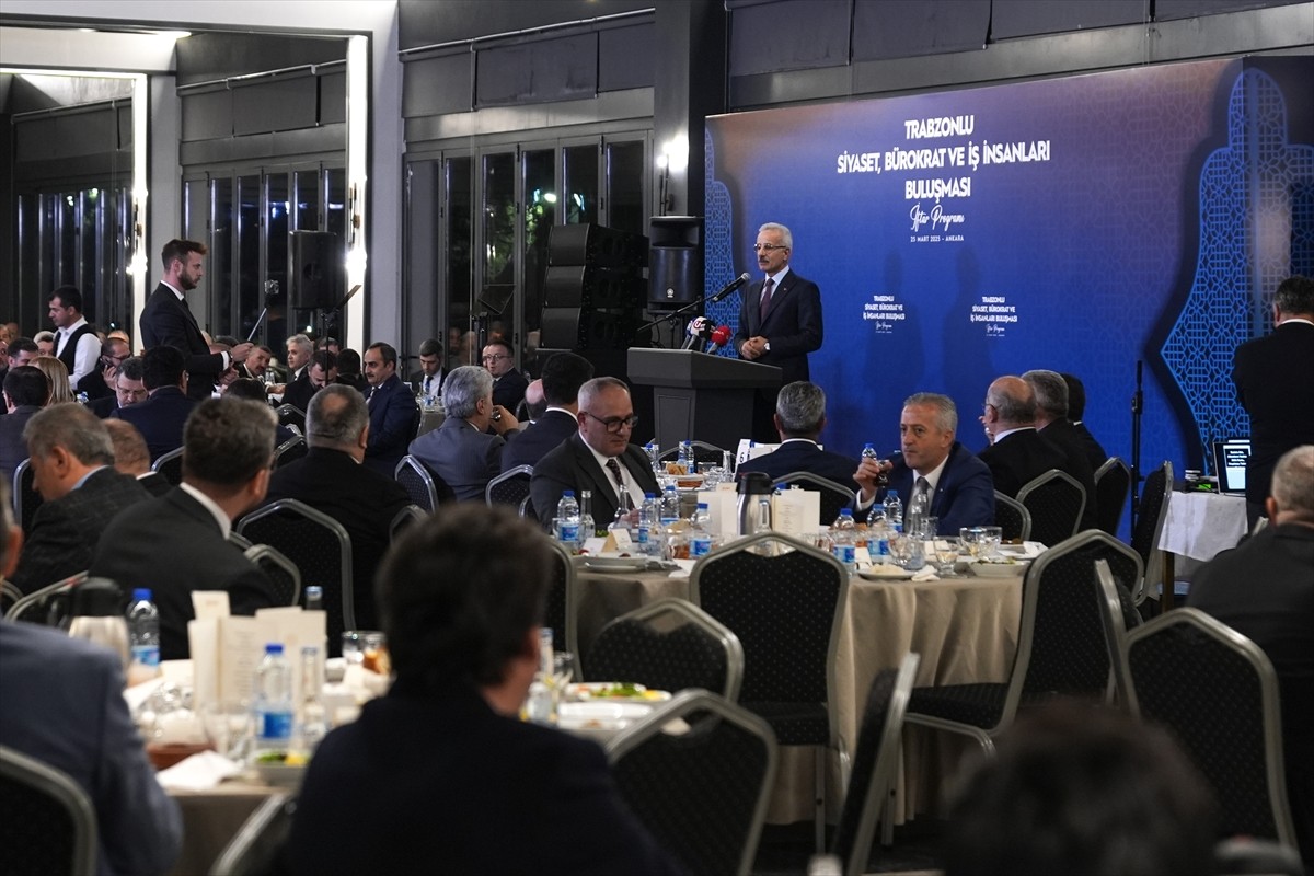 Ulaştırma ve Altyapı Bakanı Abdulkadir Uraloğlu, Trabzonlu siyaset, bürokrat ve iş insanları ile...