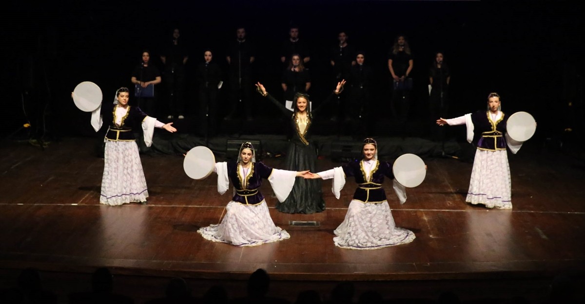 Uşak Üniversitesi'nde Nevruz Bayramı dolayısıyla kutlama programı düzenlendi.