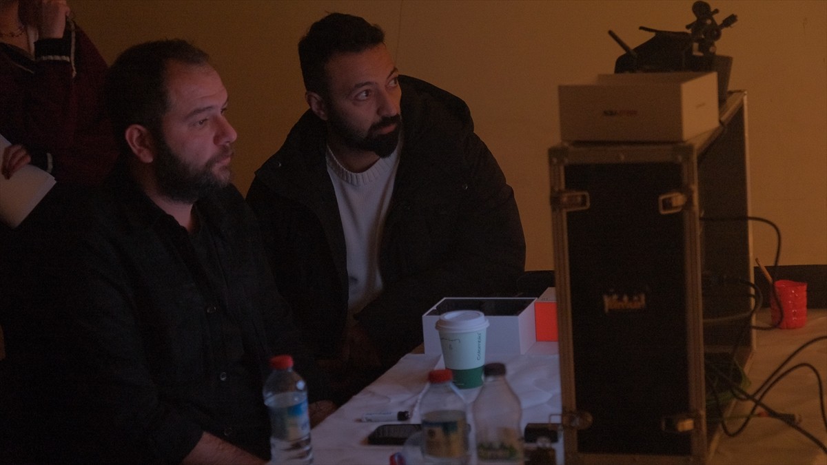 Yapımcılığını Esat Deniz Abdaloğlu'nun üstlendiği, senaryosunu Murat Akkuş'un kaleme aldığı...