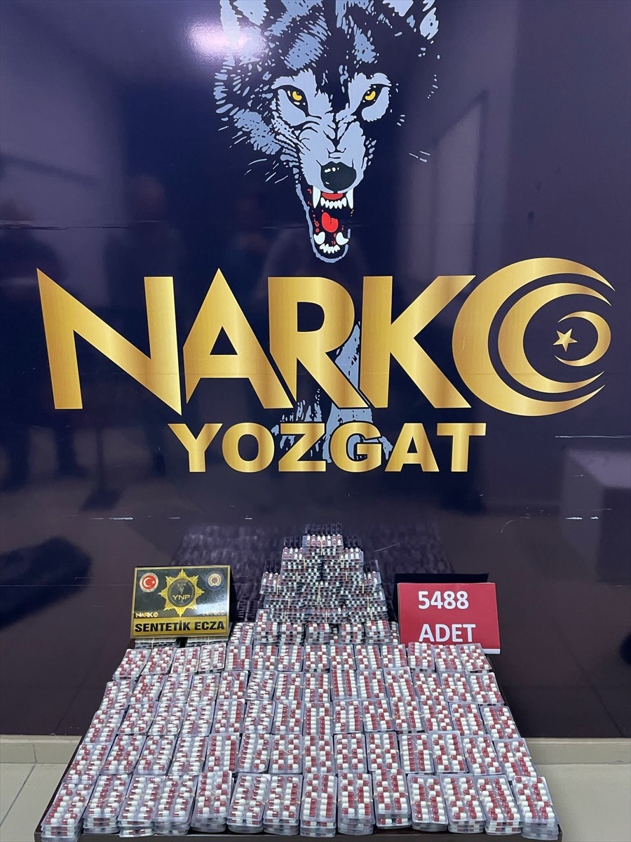 Yozgat'ta düzenlenen operasyonda 5 bin 488 sentetik uyuşturucu hap ele geçirildi, gözaltına alınan...