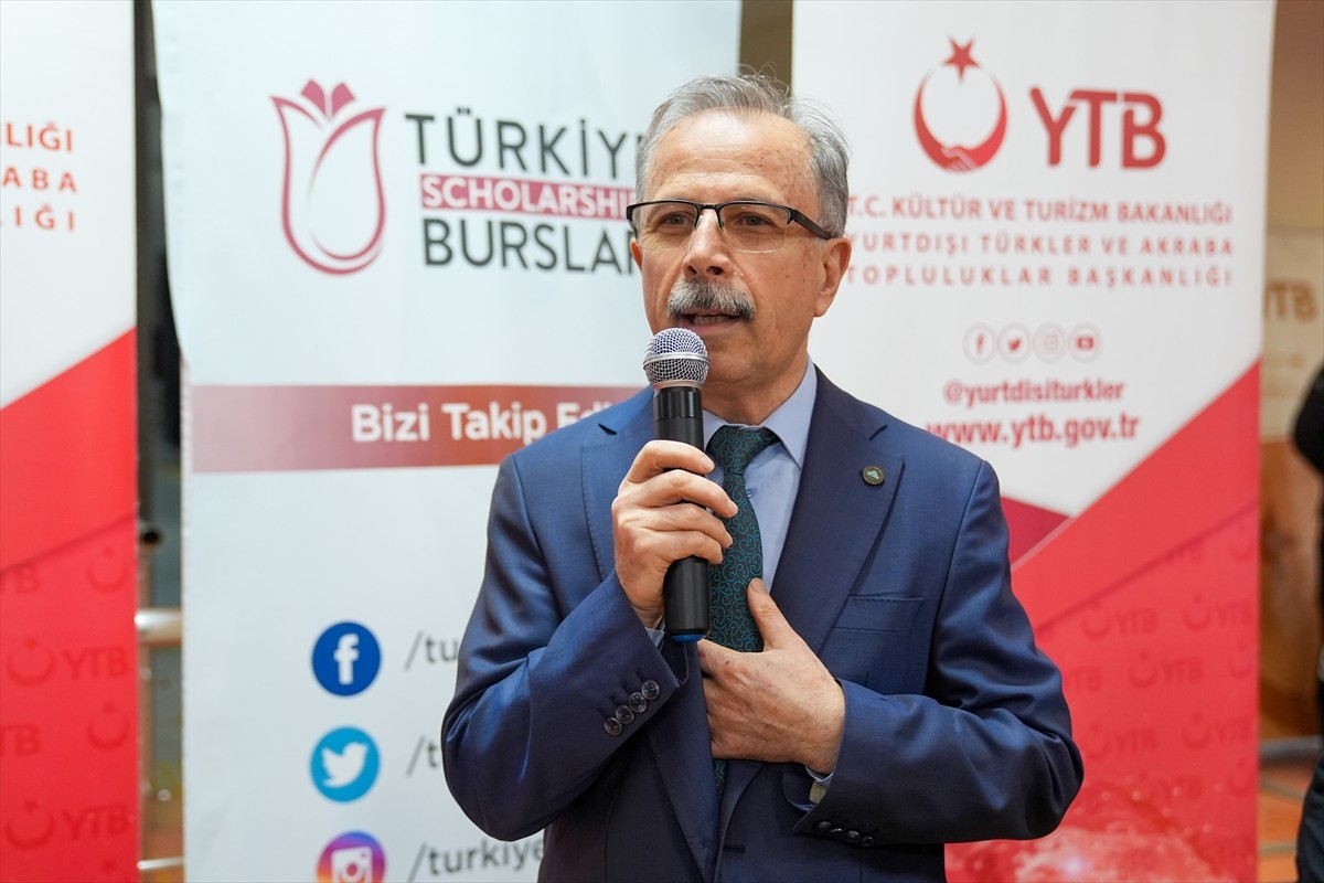 Yurtdışı Türkler ve Akraba Topluluklar Başkanlığı (YTB) İstanbul Ofisi tarafından Türkiye burslusu...