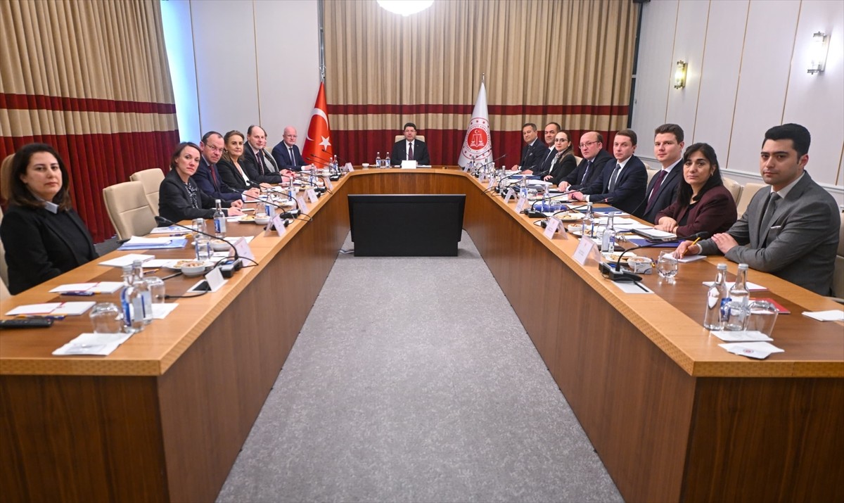 Adalet Bakanı Yılmaz Tunç, Avrupa İşkencenin Önlenmesi Komitesi Başkanı Alan Mitchell ve...