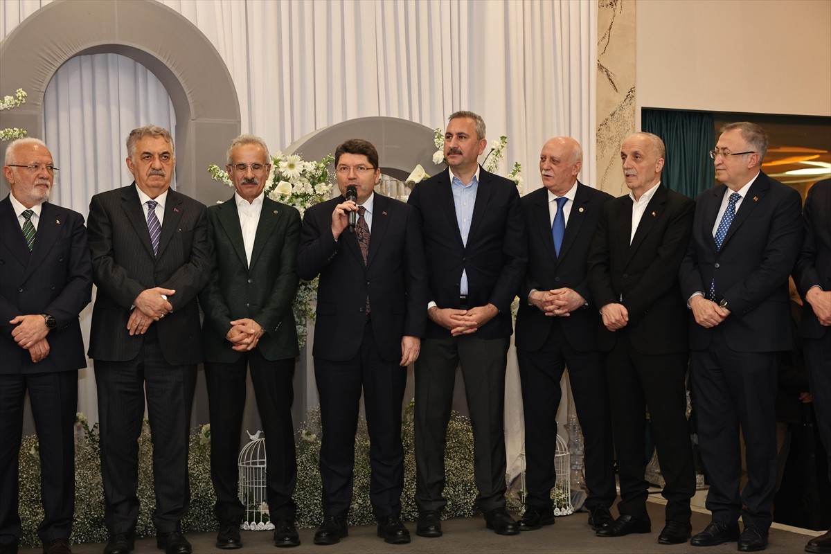 Adalet Bakanı Yılmaz Tunç ile Ulaştırma ve Altyapı Bakanı Abdulkadir Uraloğlu, protokol ile...