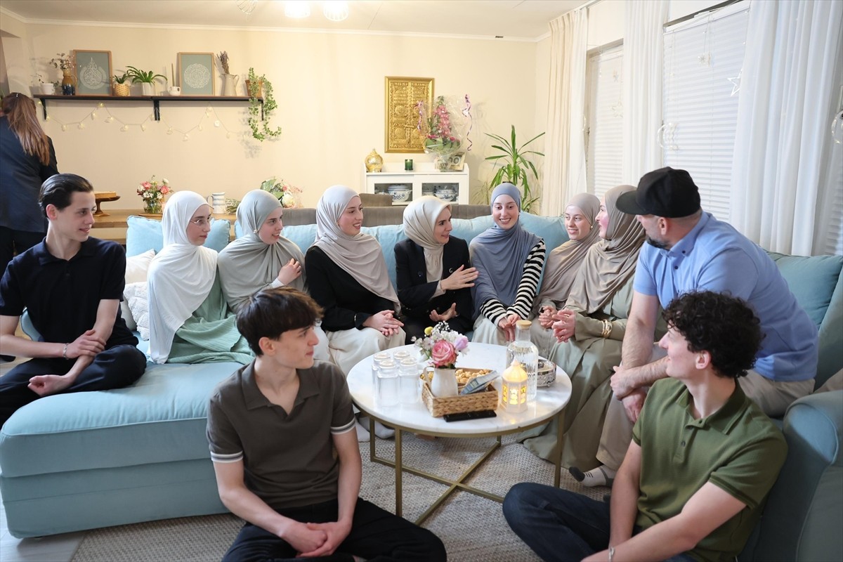 Aile ve Sosyal Hizmetler Bakanı Mahinur Özdemir Göktaş, Almanya'nın başkenti Berlin'de yaşayan ve...