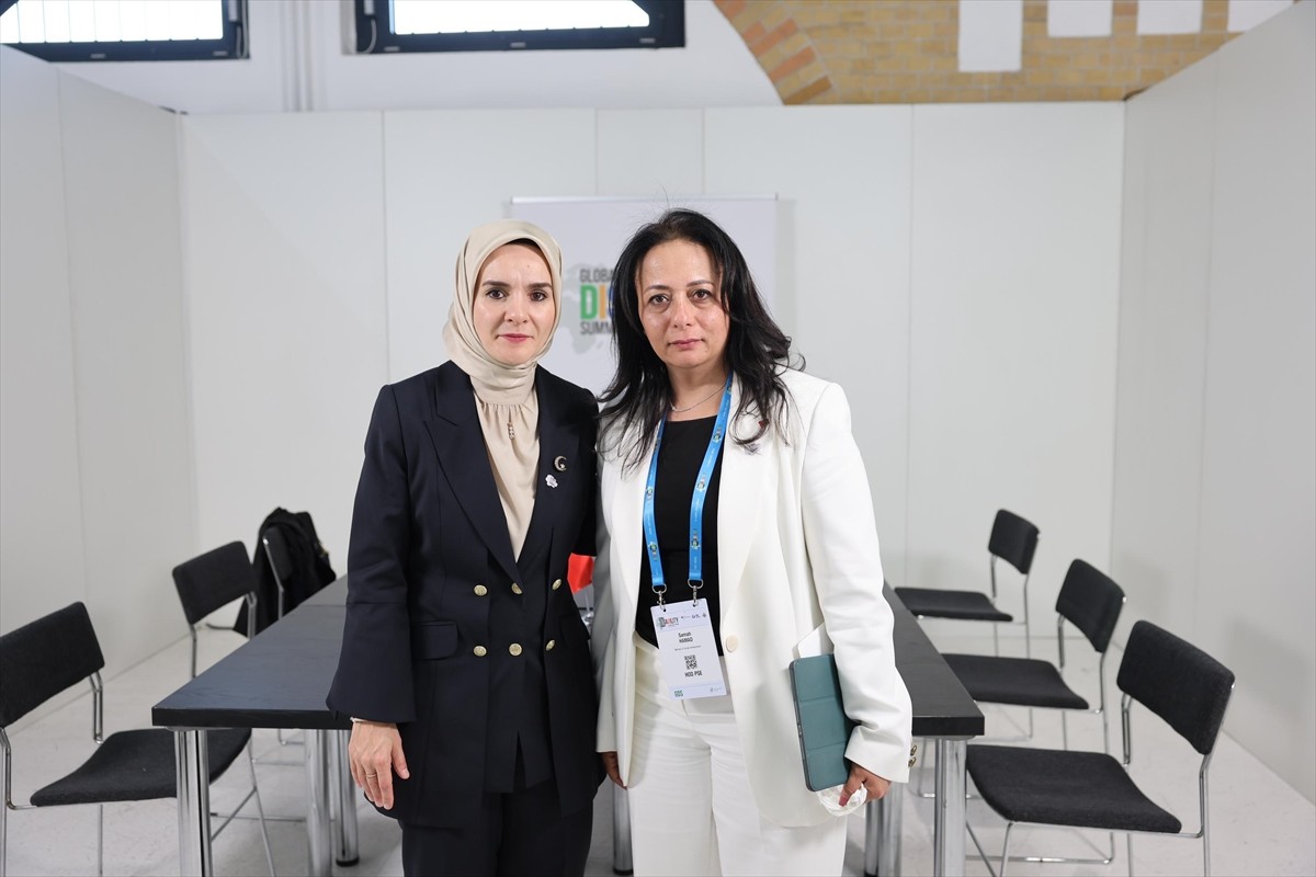 Aile ve Sosyal Hizmetler Bakanı Mahinur Özdemir Göktaş, Küresel Engellilik Zirvesi'ne katılmak...