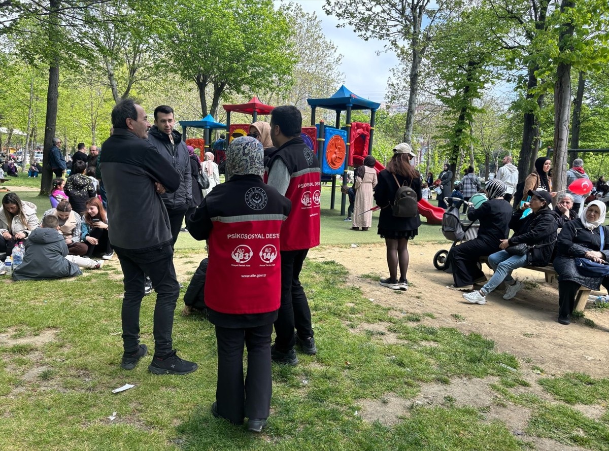 Aile ve Sosyal Hizmetler Bakanlığına bağlı Psikososyal Destek Ekipleri, İstanbul'da meydana gelen...