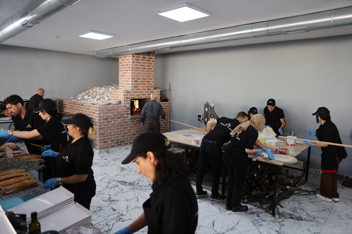 Almanya'da 36 yıl yaşayan Süryani Gabriel Özmen, yıllar sonra döndüğü memleketi Mardin'in kırsal...