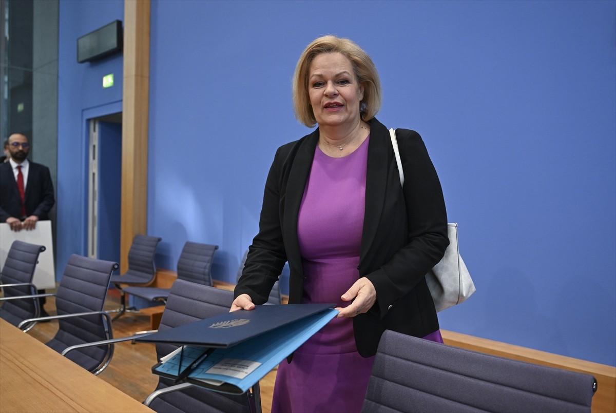 Almanya İçişleri Bakanı Nancy Faeser, ülkesindeki göç politikasının sonuçları üzerine düzenlediği...