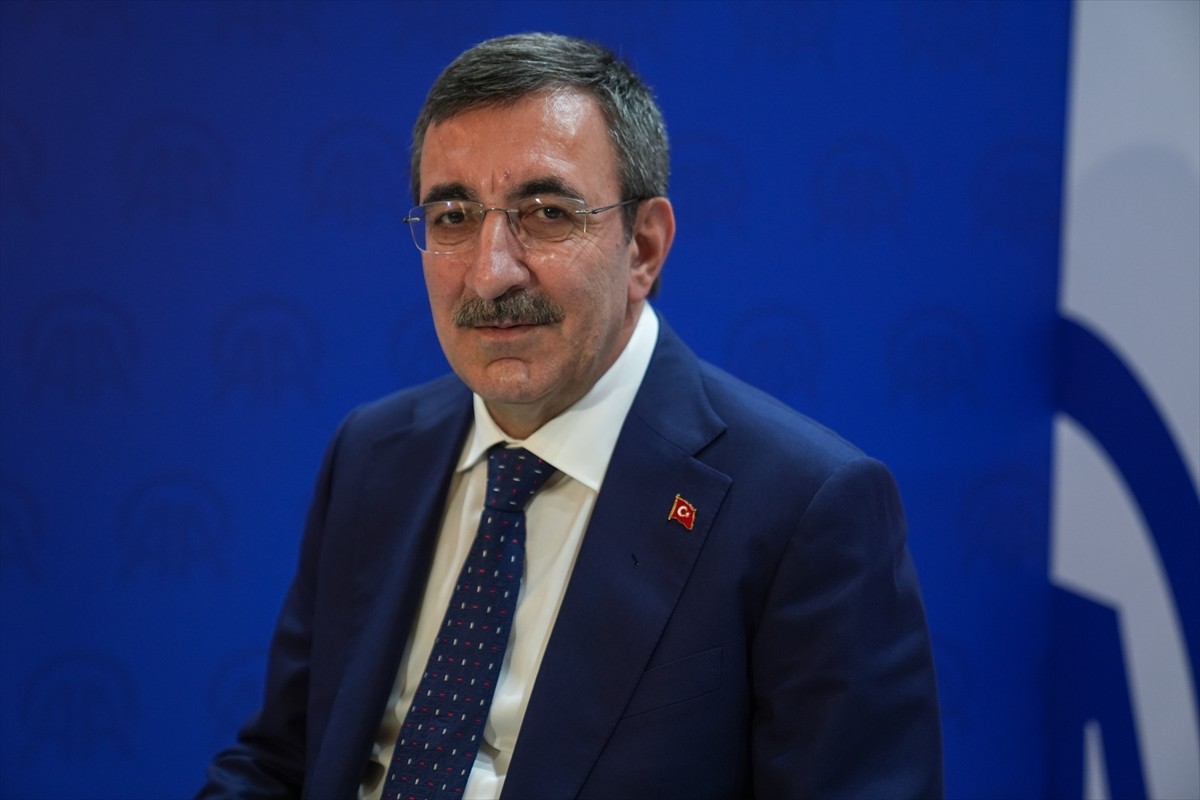 Anadolu Ajansının (AA) "Global İletişim Ortağı" olarak yer aldığı ve Cumhurbaşkanı Recep Tayyip...