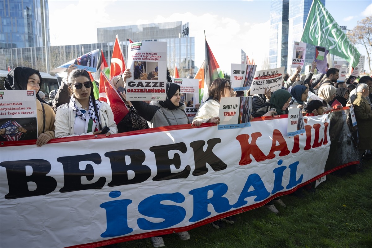 Ankara Filistin Dayanışma Platformu (ANFİDAP) üyeleri, İsrail'in Gazze Şeridi'nde devam eden...