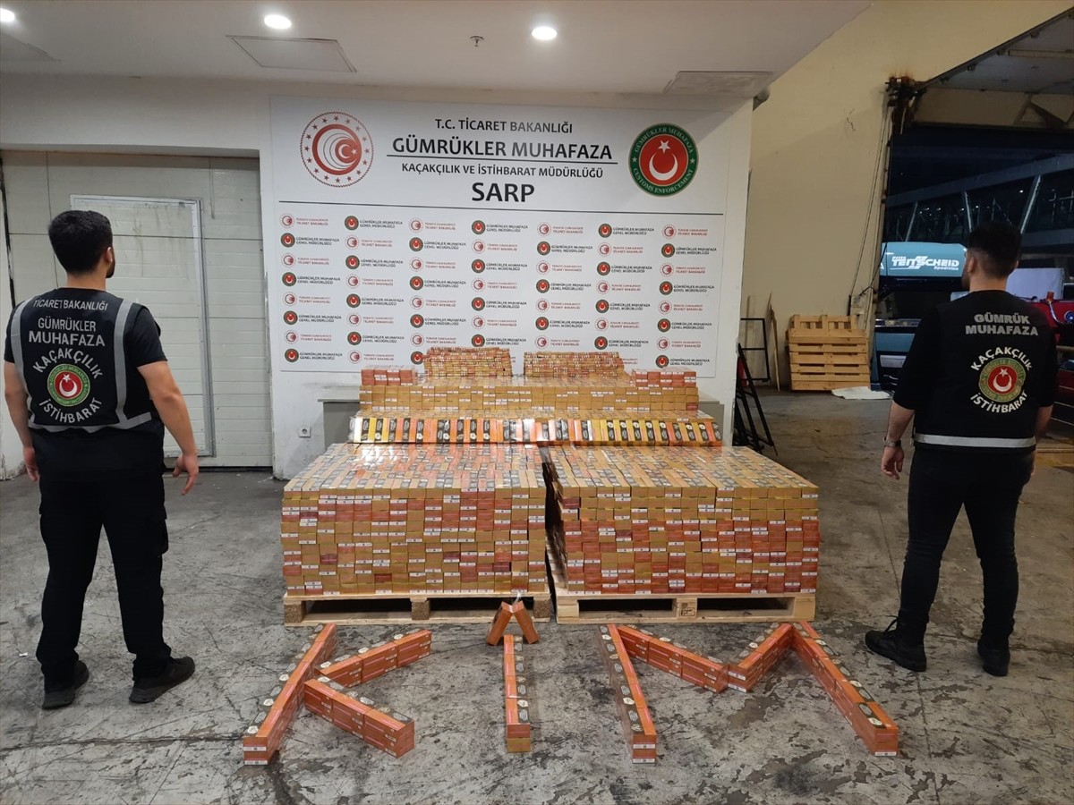 Artvin'de, Sarp Sınır Kapısı'nda 27 bin paket gümrük kaçağı elektronik sigara kartuşu ele...