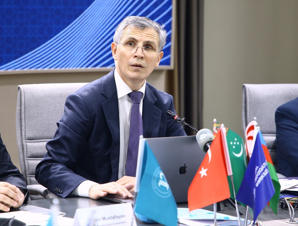 Azerbaycan'ın başkenti Bakü'de "Türk Barometresi 2024-Türk Devletlerinde Eğitim ve Bilim Alanında...