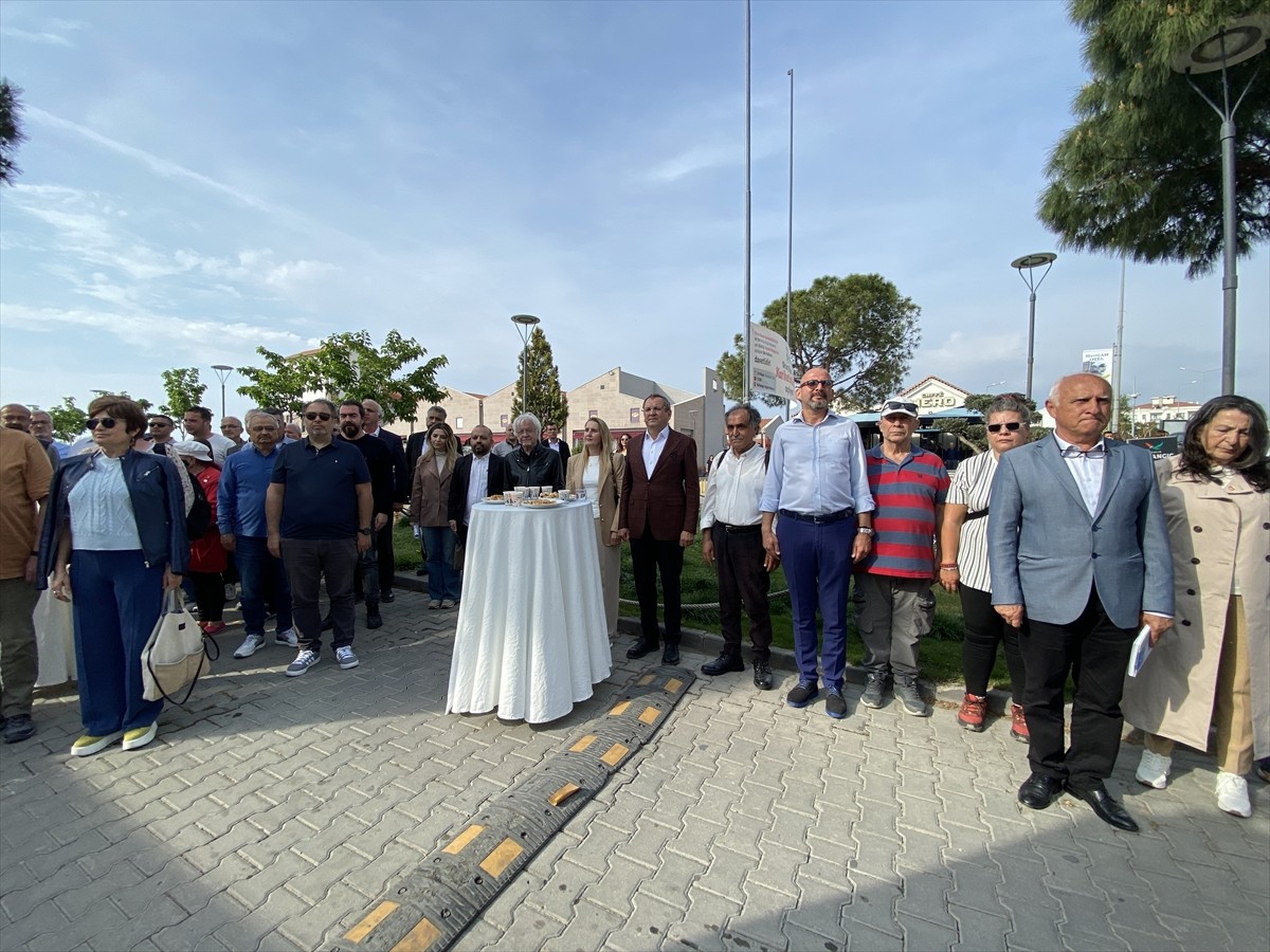 Balıkesir'in Ayvalık ilçesinde çocuklar ile gençlere karikatür sanatını sevdirebilmek amacıyla...