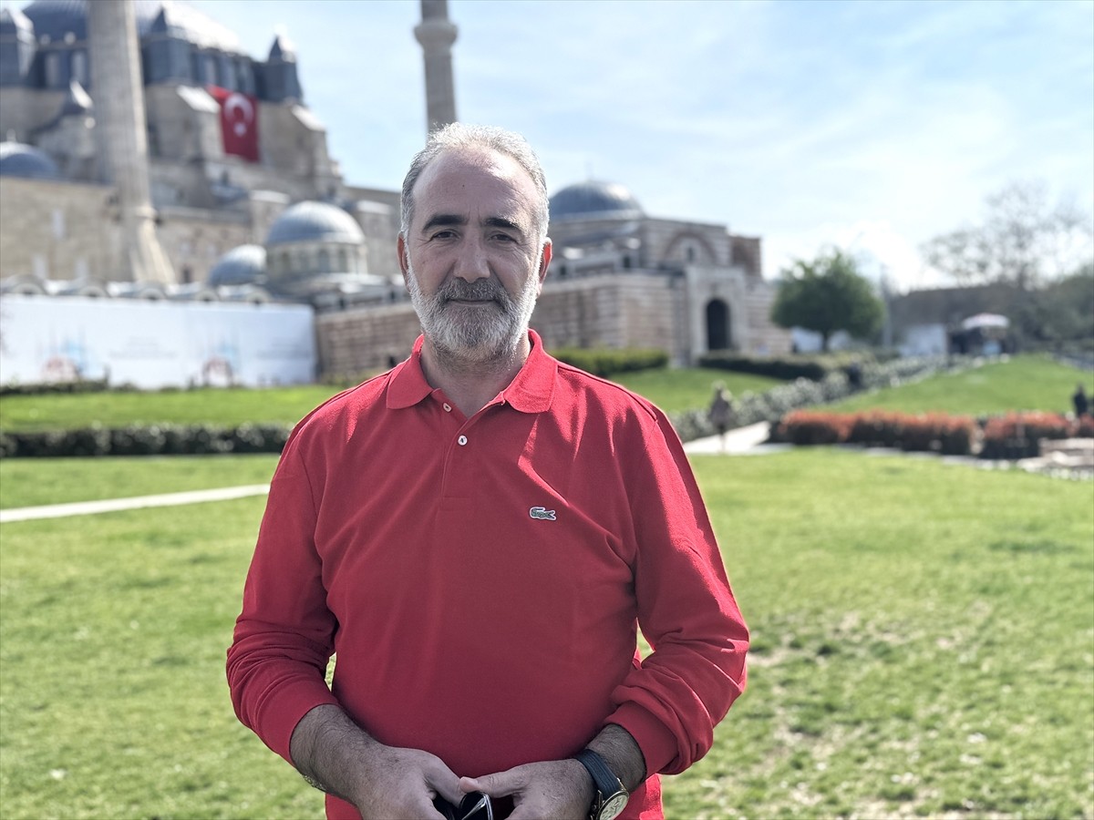 Balkan Ülkeleri Dostluk Grubu Spor Kulübü Başkanı Önder Akdağ, yönetim kurulu üyeleriyle birlikte...