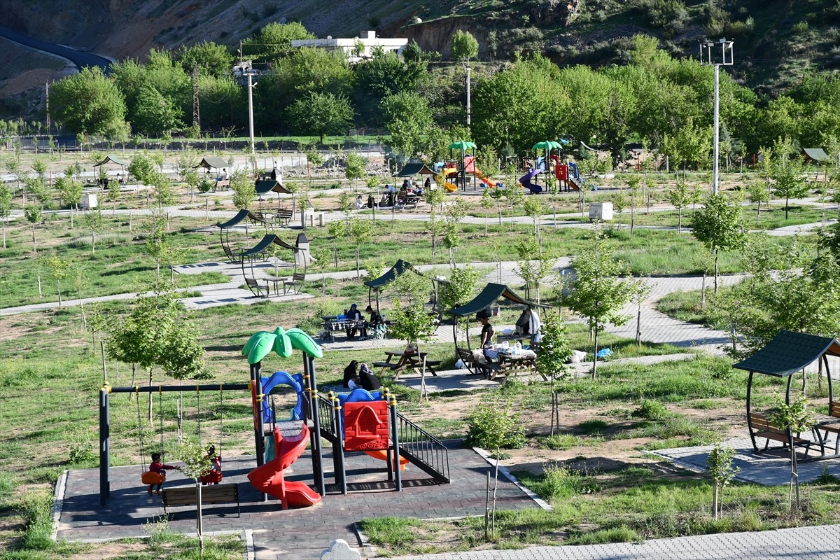 Batman Valiliği öncülüğünde, Kozluk Kaymakamlığı ve İl Özel İdaresinin iş birliğinde Alıçlı...