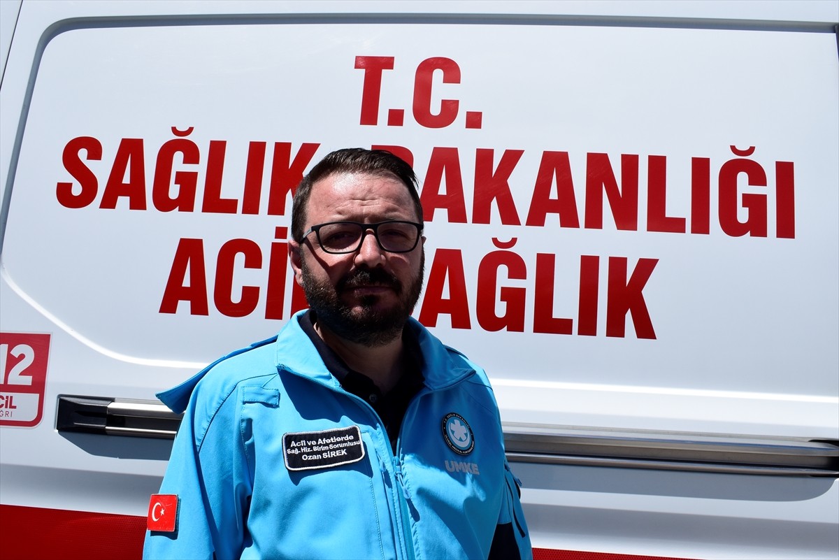 Bitlis'te trafikte acil durum araçlarının geçişini kolaylaştırmak amacıyla hayata geçirilen...