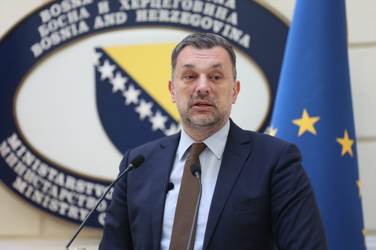 Bosna Hersek Dışişleri Bakanı Elmedin Konakovic, Almanya'nın Avrupa ve İklimden sorumlu Devlet...