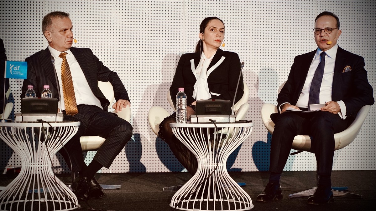 Bulgaristan'ın başkenti Sofya'da "Avrupa Birliği (AB) Balkanlar ile Buluşuyor" Konferansı...