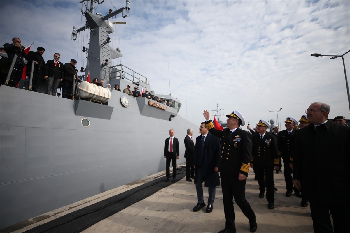 Çanakkale Boğazı'nda 4 Nisan 1953'te Nara Burnu önlerinde İsveç bayraklı gemiyle çarpıştıktan...