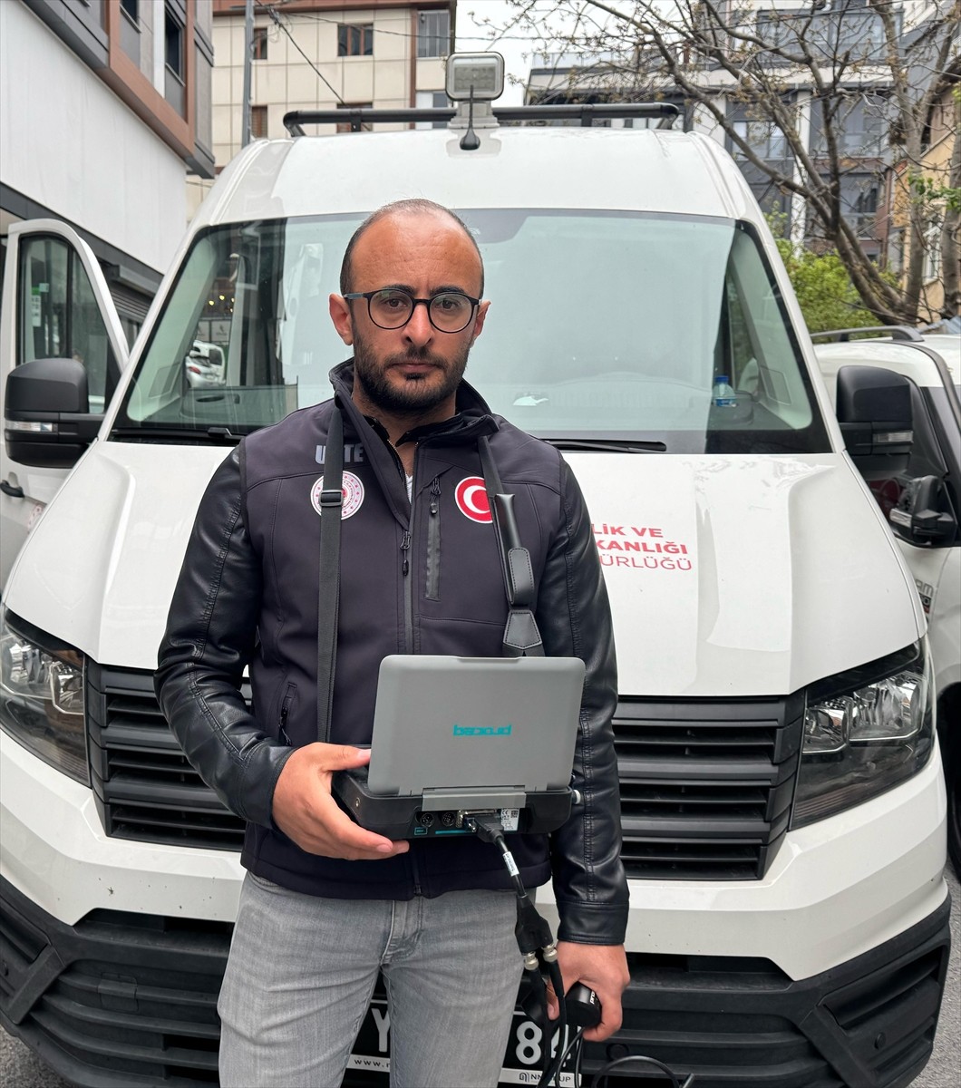 Çevre, Şehircilik ve İklim Değişikliği Bakanlığı ekipleri, İstanbul'da meydana gelen depremlerin...