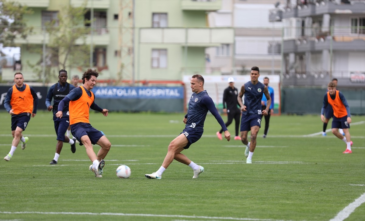 Corendon Alanyaspor, Trendyol Süper Lig'in 32. haftasında sahasında oynayacağı Reeder Samsunspor...