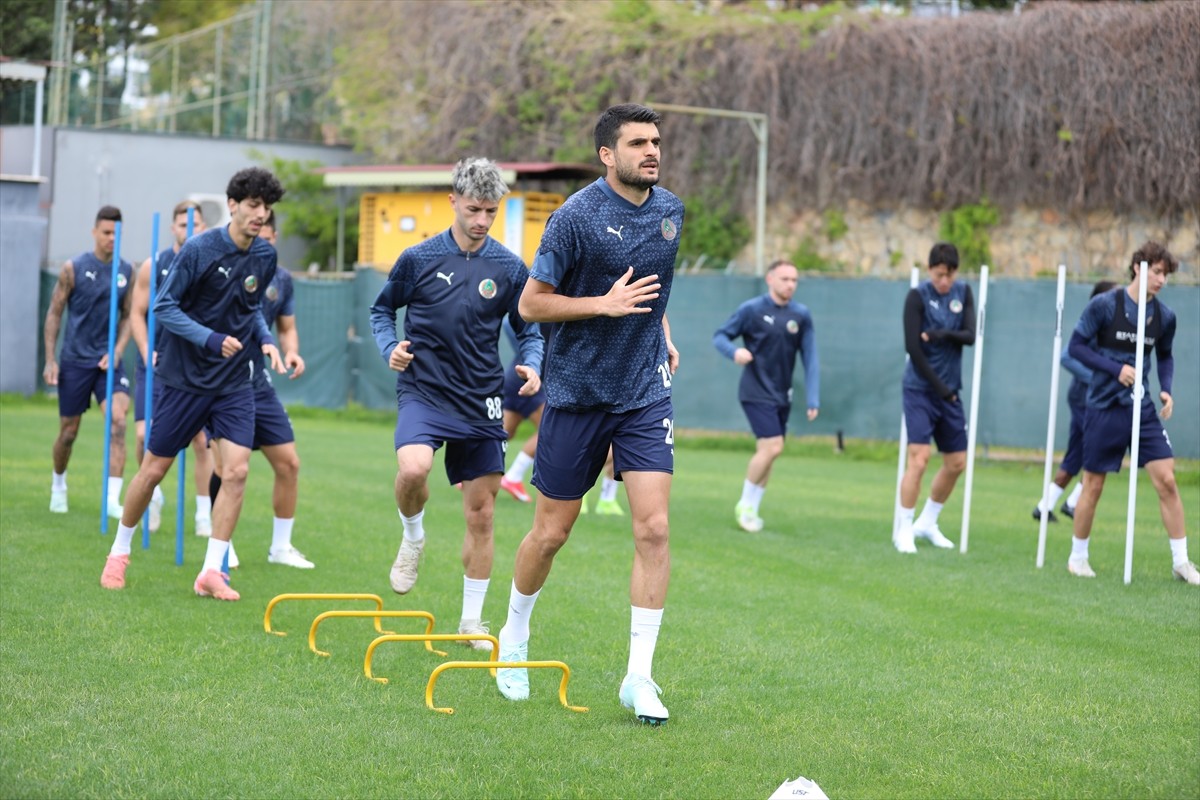 Corendon Alanyaspor, Trendyol Süper Lig'in 32. haftasında sahasında oynayacağı Reeder Samsunspor...