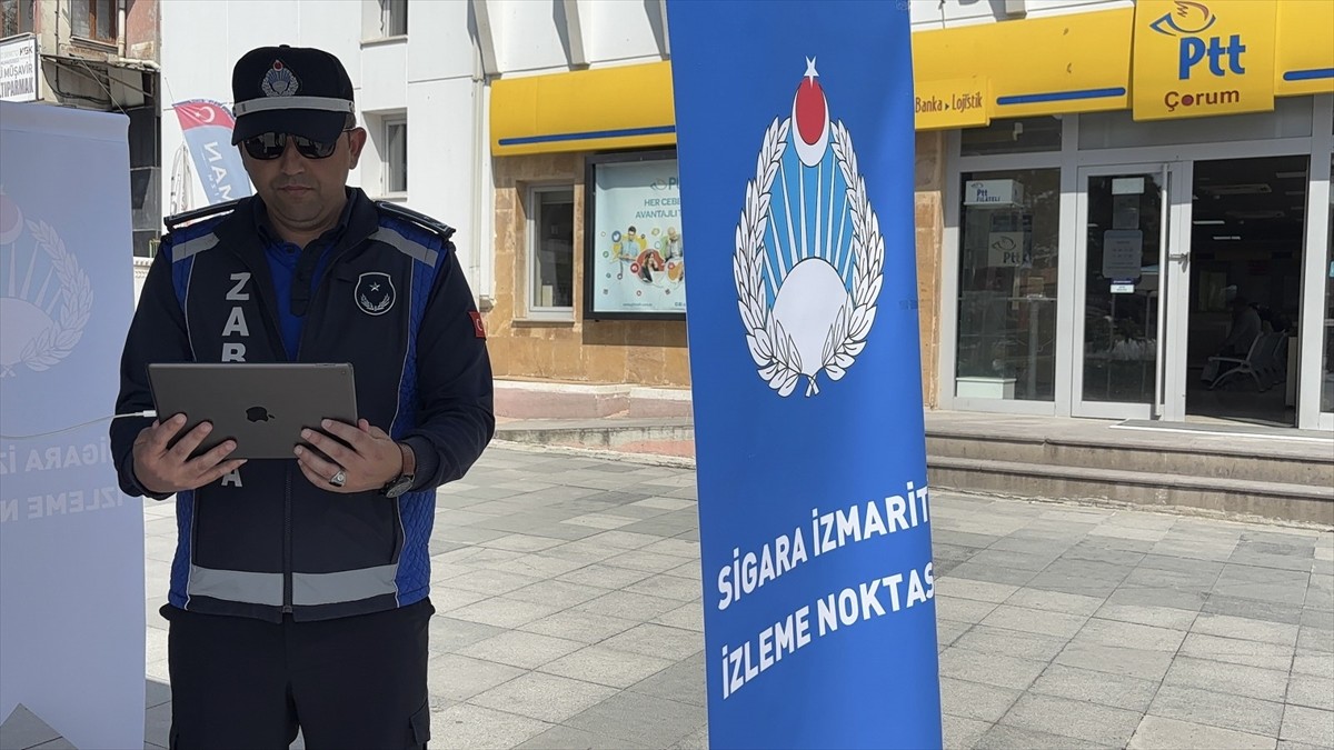 Çorum Belediyesi, yere izmarit atılmasının önüne geçmek amacıyla dronla denetim başlattı.