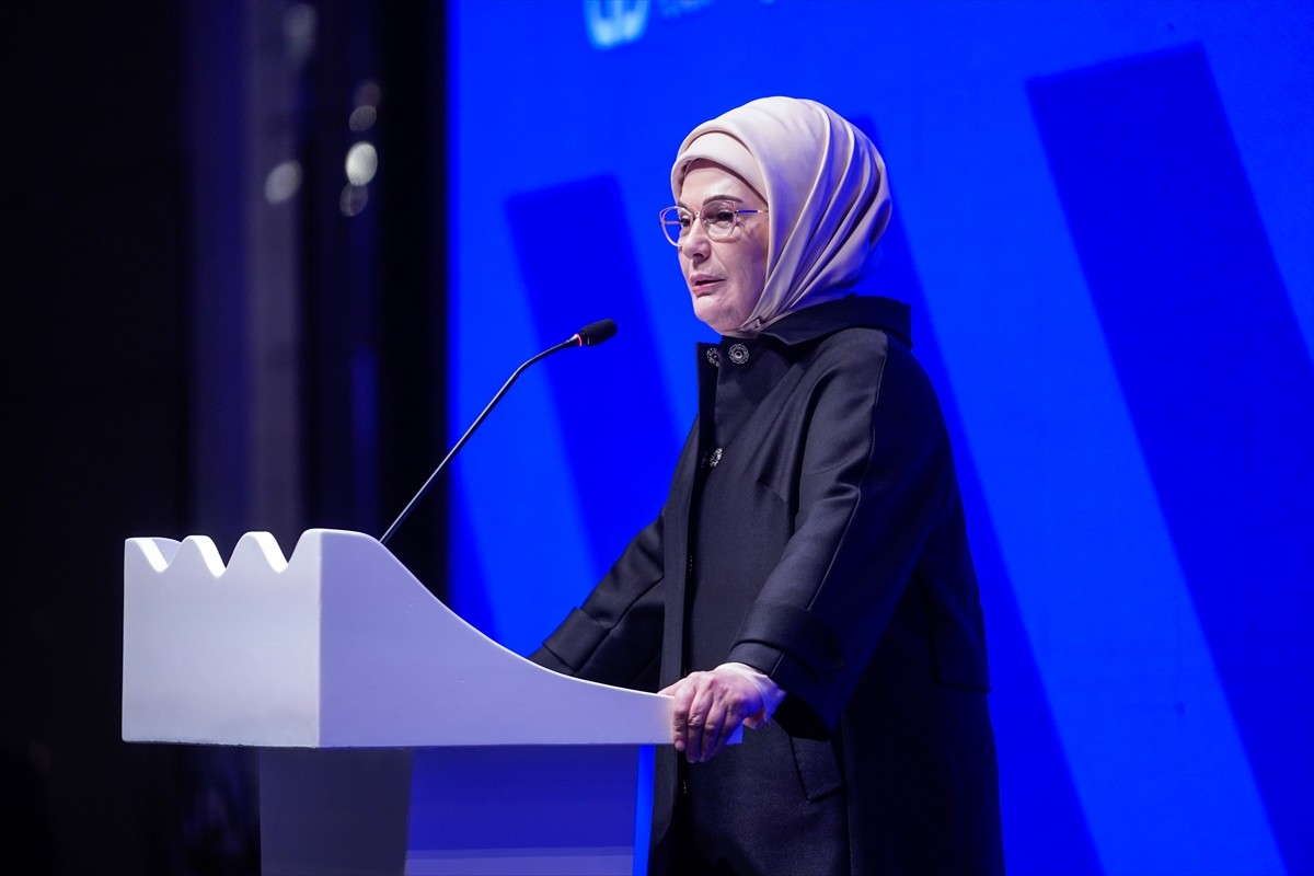 Cumhurbaşkanı Recep Tayyip Erdoğan'ın eşi Emine Erdoğan, Dünya Müslüman Hayırseverler Kongresi...