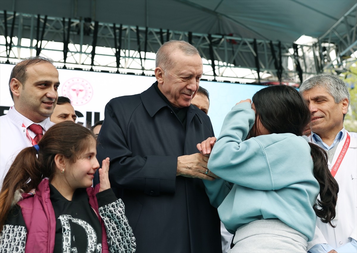 Cumhurbaşkanı Recep Tayyip Erdoğan, Bağcılar Kadın Doğum ve Çocuk Hastalıkları Hastanesi'nin...