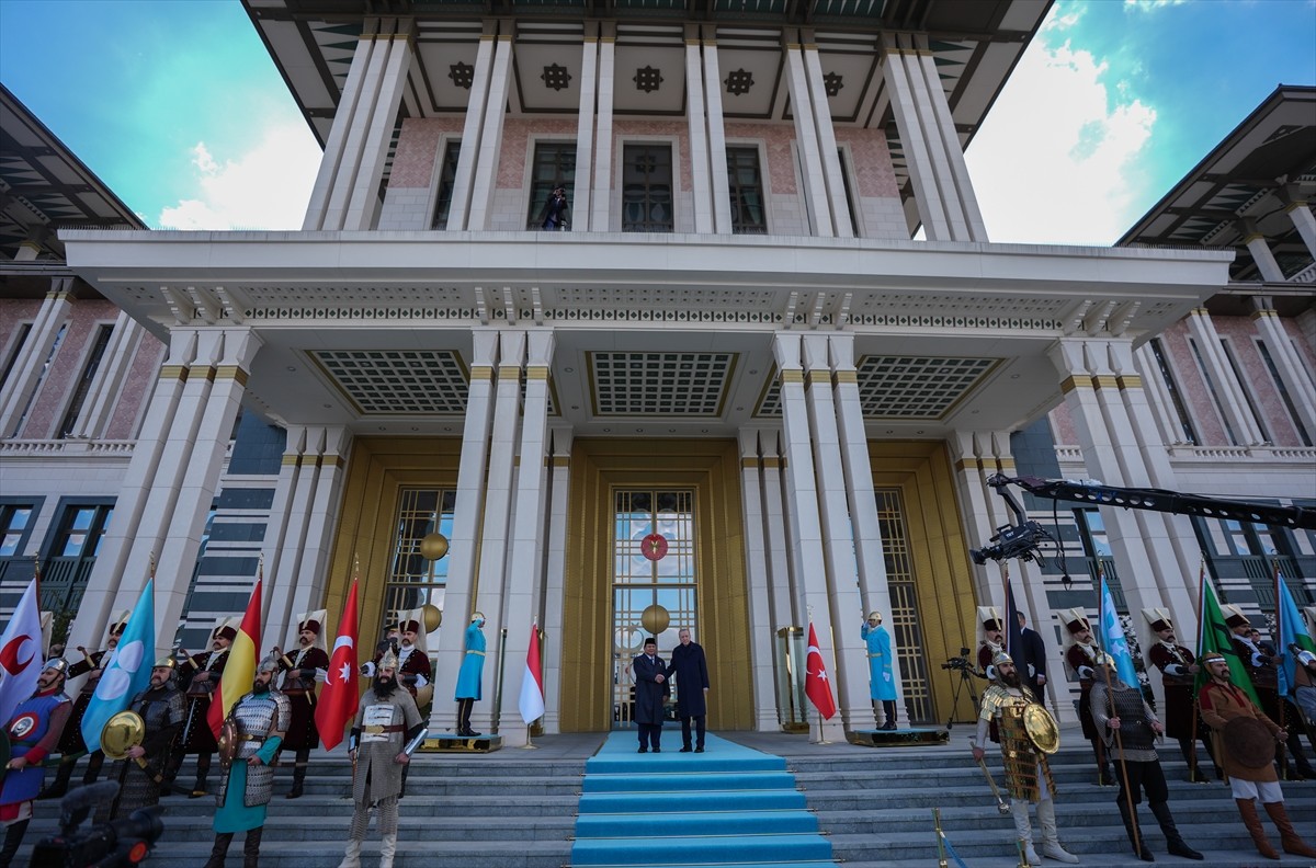 Cumhurbaşkanı Recep Tayyip Erdoğan, Endonezya Cumhurbaşkanı Prabowo Subianto'yu Cumhurbaşkanlığı...