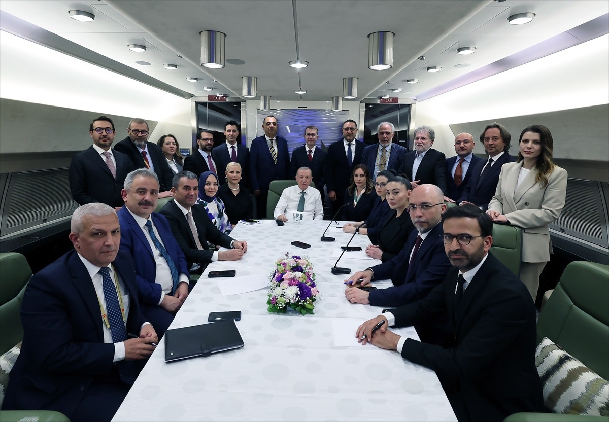 Cumhurbaşkanı Recep Tayyip Erdoğan, İtalya ziyareti dönüşü uçakta gündeme ilişkin...