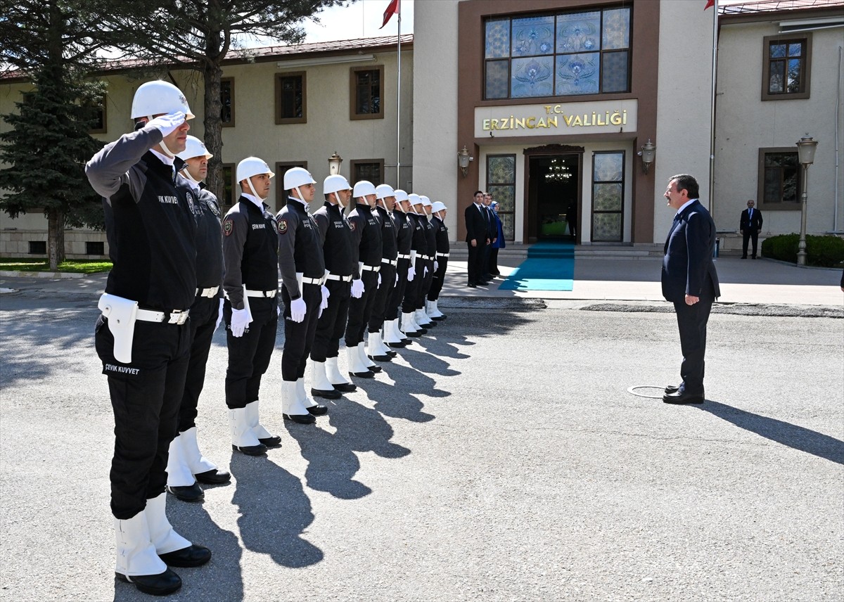 Cumhurbaşkanı Yardımcısı Cevdet Yılmaz, Erzincan programı kapsamında Erzincan Valiliği'ni...