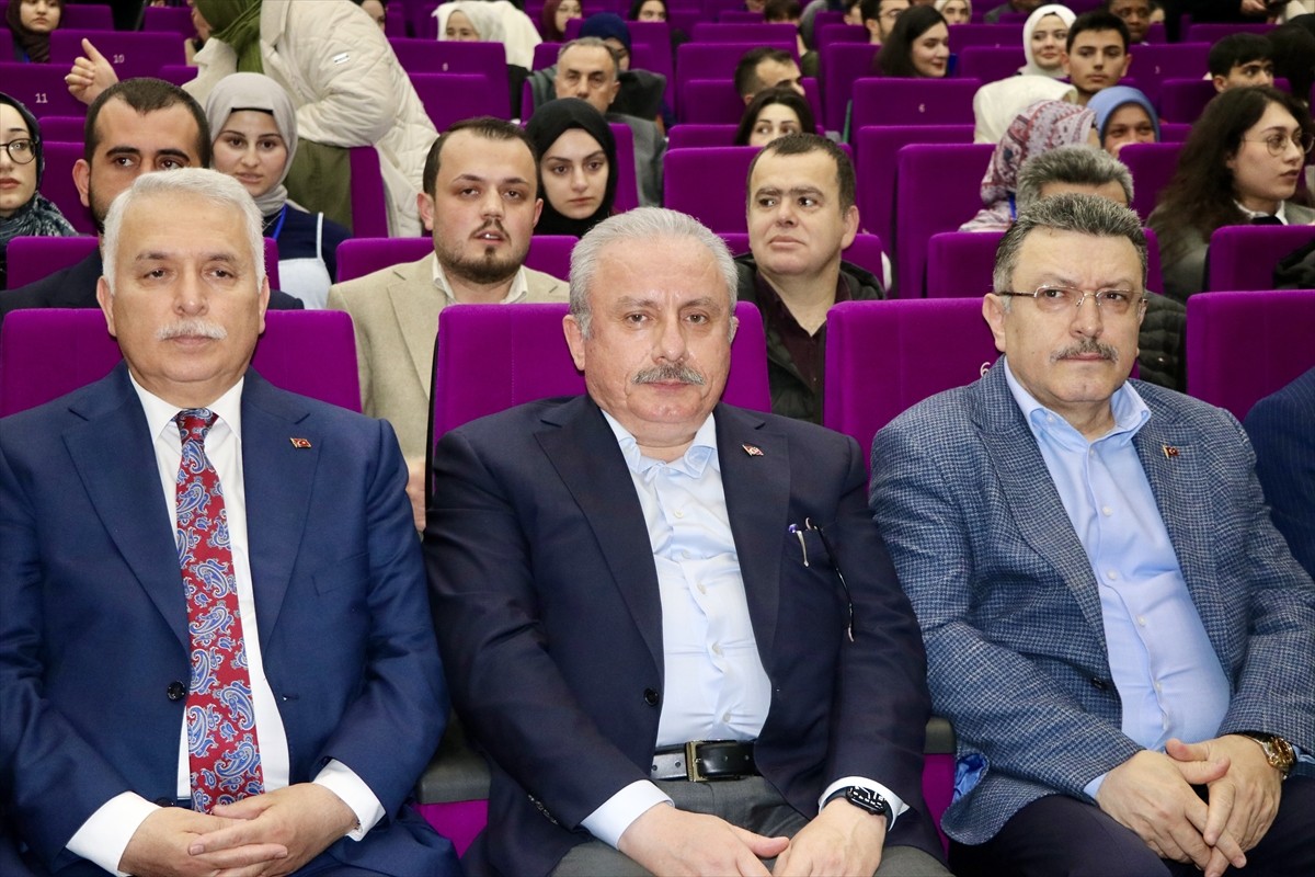 Cumhurbaşkanlığı Yüksek İstişare Kurulu üyesi, eski TBMM Başkanı Mustafa Şentop (sağ3), Trabzon...