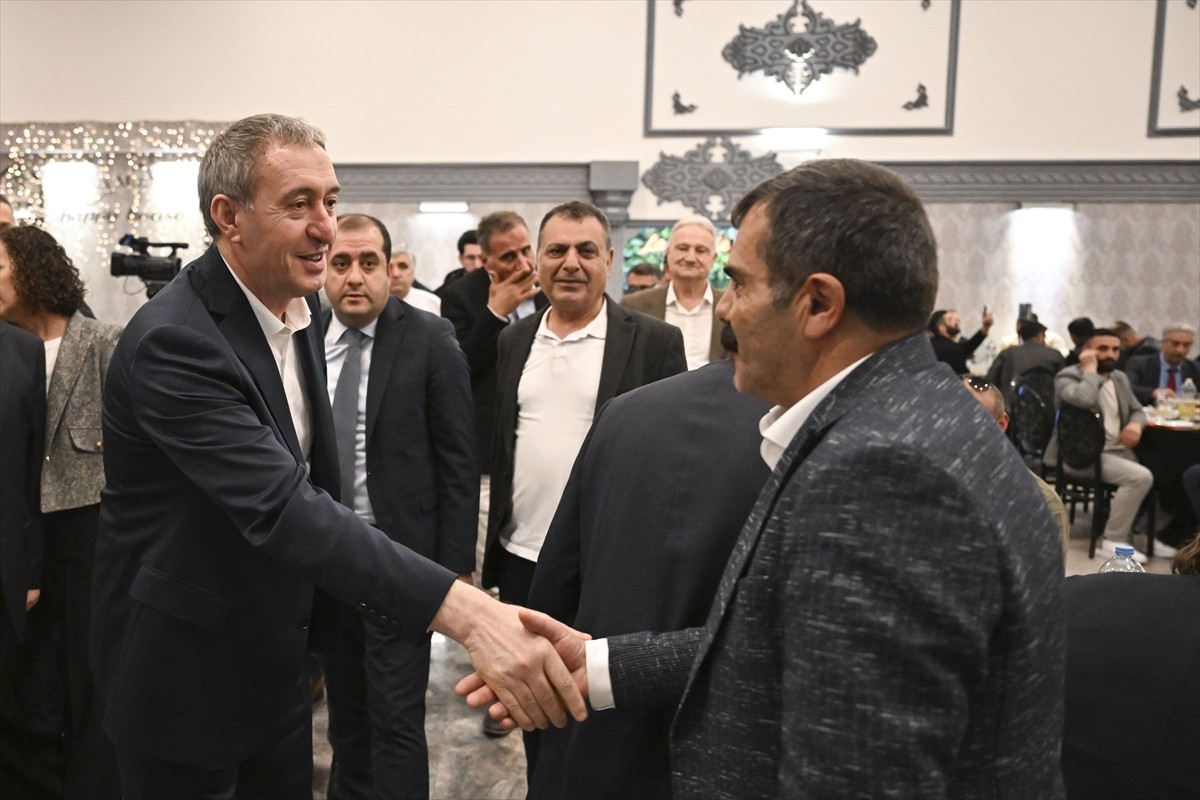 DEM Parti Eş Genel Başkanı Tuncer Bakırhan, partisinin Yenimahalle İlçe Başkanlığının "dayanışma...