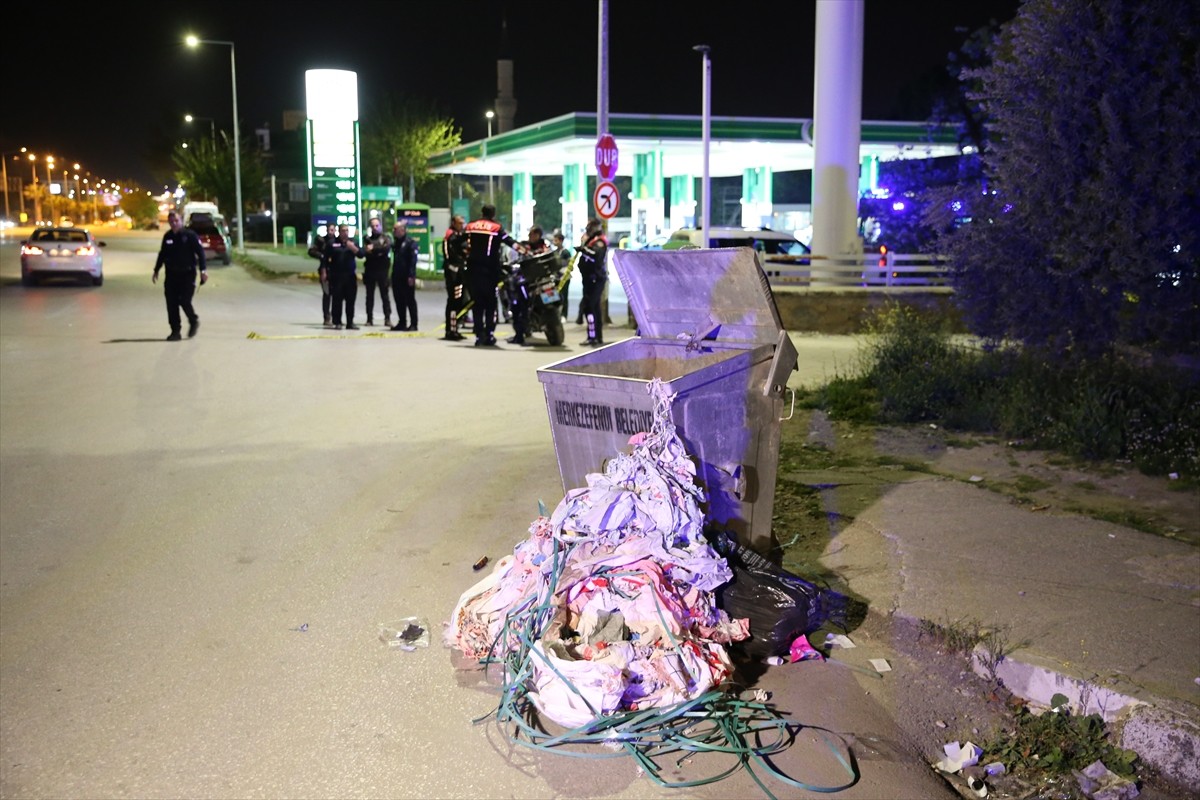 Denizli'nin Merkezefendi ilçesinde, çöp konteynerinde bebek cesedi bulundu.