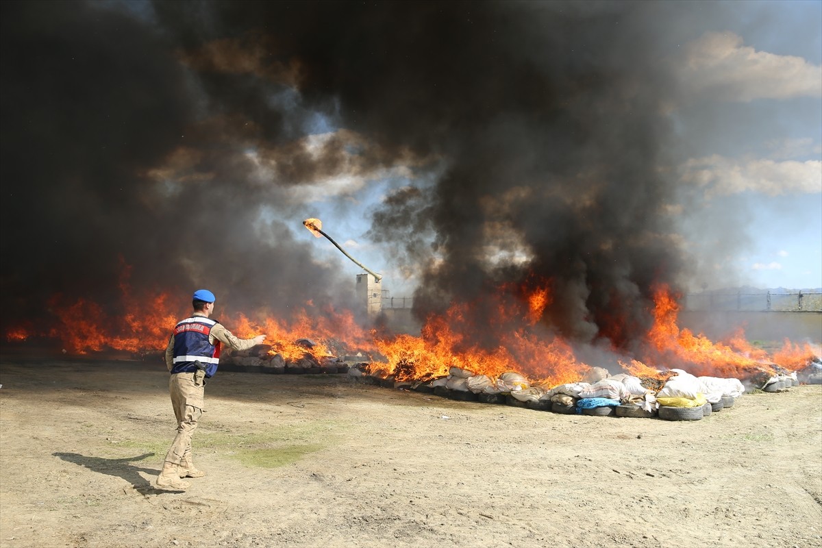 Diyarbakır'da 2023-2024 yıllarında düzenlenen operasyonlarda ele geçirilen 20 ton 766 kilo 679...