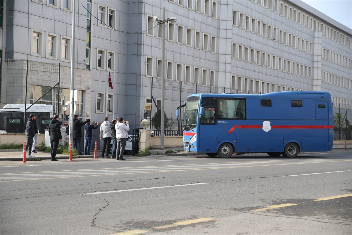 Diyarbakır'da 8 yaşındaki Narin Güran'ın öldürülmesine ilişkin dava için tutuklu sanıklar...