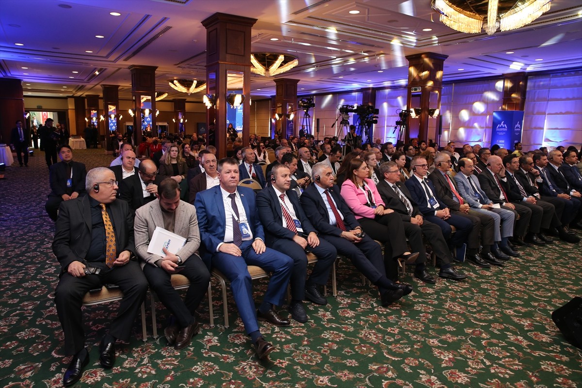 Ekonomik İşbirliği Teşkilatı (EİT) tarafından "2025 Turizm Başkenti" ilan edilen Erzurum'da ilk...