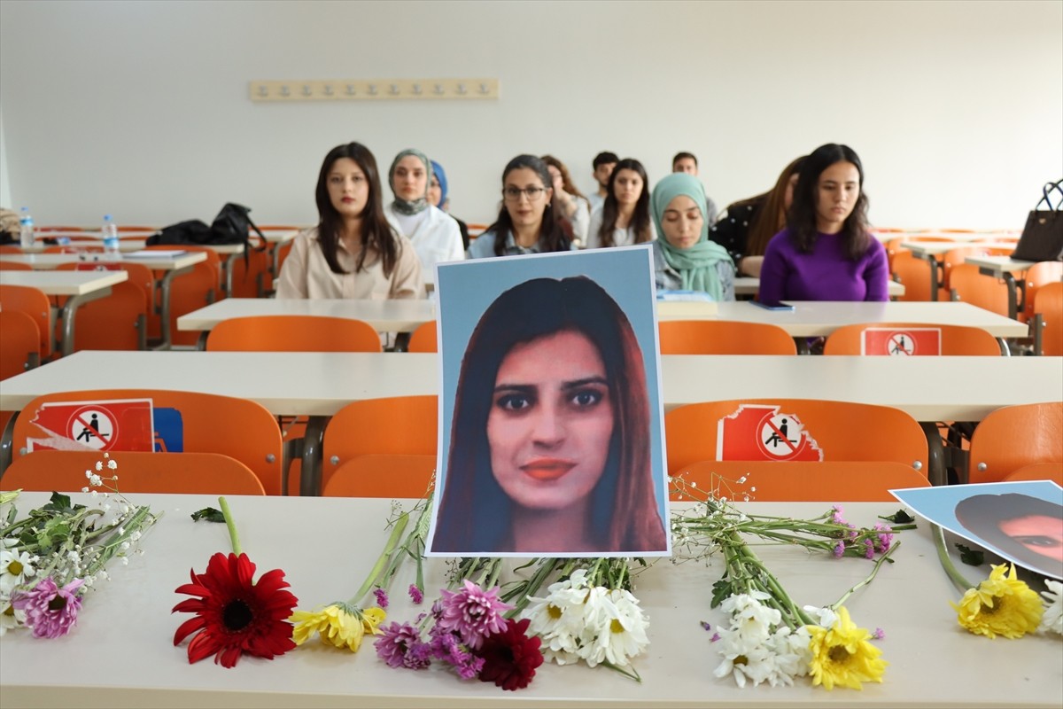 Erzincan Binali Yıldırım Üniversitesi Sosyal Hizmet Bölümü öğrencileri, Erzurum'da eşi tarafından...