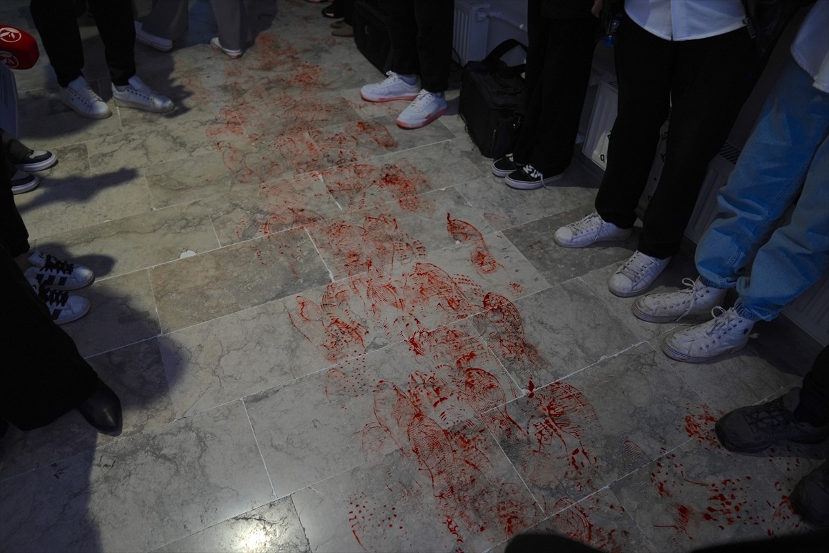 Erzurum'da, Atatürk Üniversitesi Güzel Sanatlar Fakültesi öğrencileri tarafından hazırlanan...