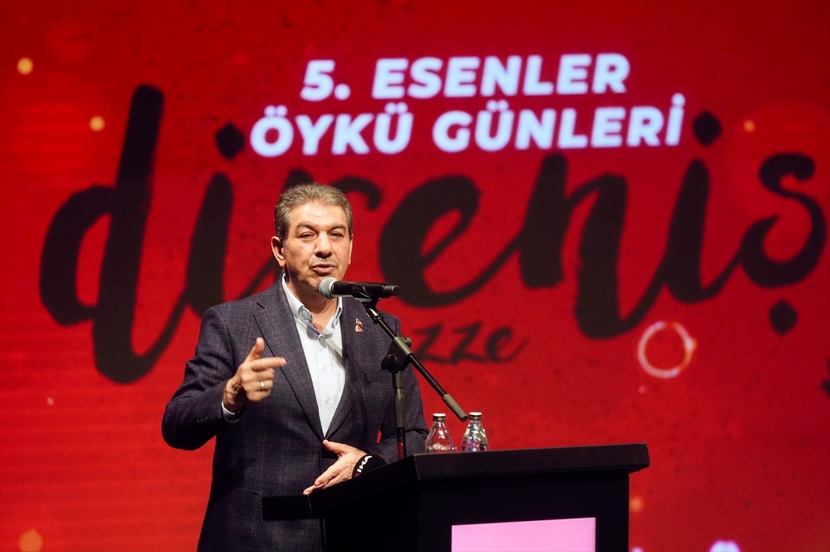 Esenler Belediyesinin bu yıl beşincisini düzenlediği "Esenler Öykü Günleri" kapanış programı ve...