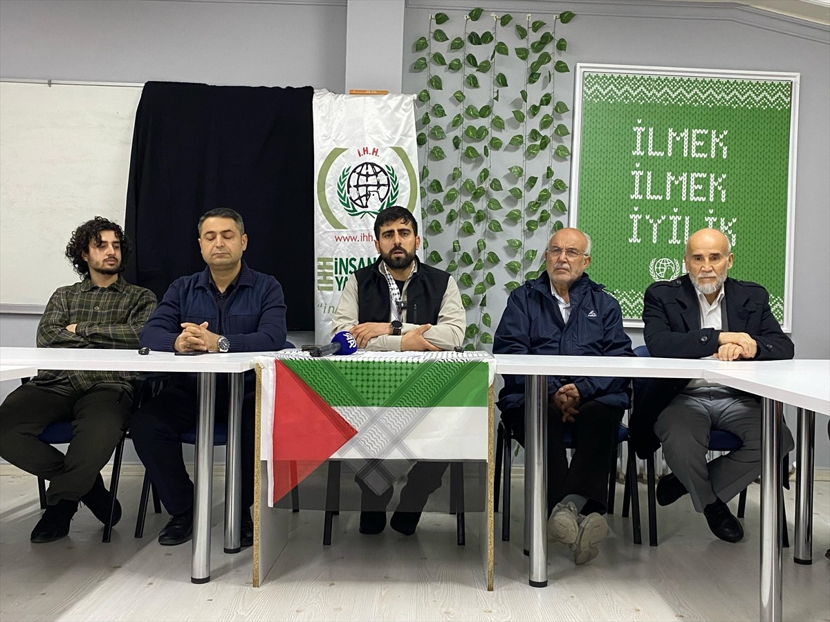 Eskişehir İnsan Hak ve Hürriyetleri (İHH) İnsani Yardım Derneği Başkanı Mehmet Şirin Aslan, İHH...