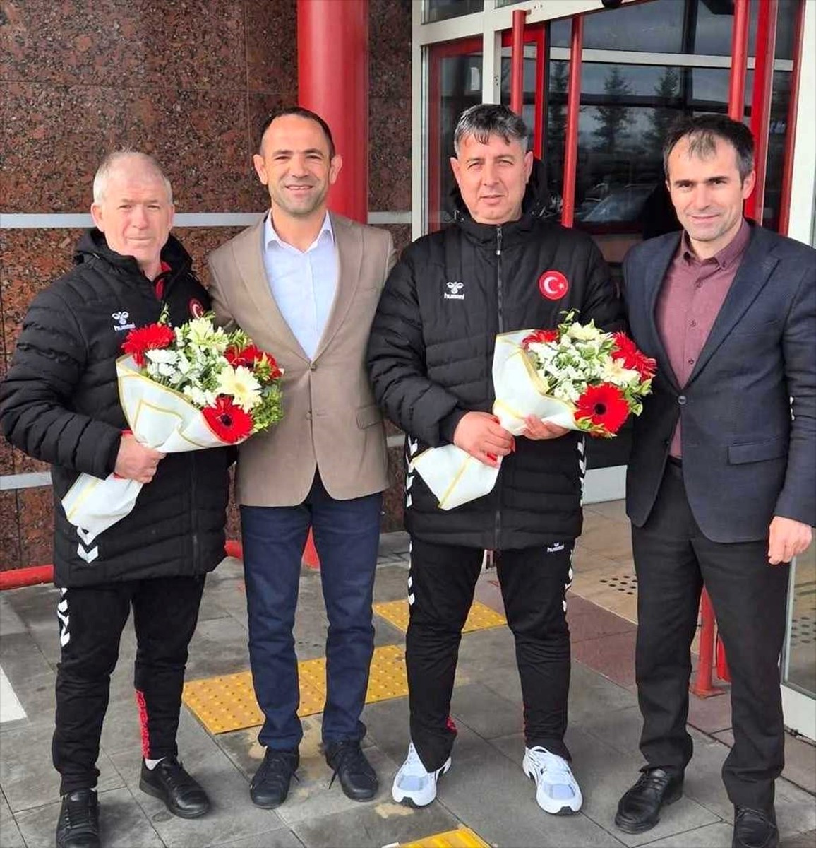 Estonya'da yapılan "Avrupa Pomsae Şampiyonası"nda senyörler kategorisinde madalya kazanan Mustafa...