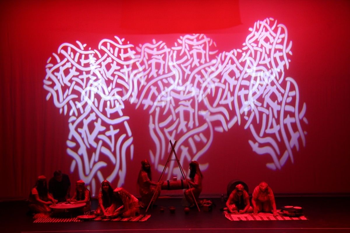 Fransa'nın başkenti Paris'in banliyösü Clichy-sous-Bois'da 23 Nisan Ulusal Egemenlik ve Çocuk...