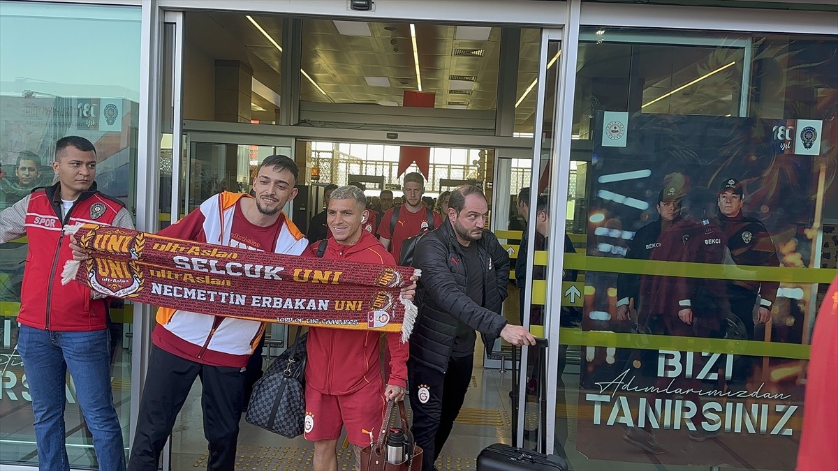 Galatasaray, Ziraat Türkiye Kupası yarı finalinde TÜMOSAN Konyaspor ile yapacağı maç için Konya'ya...
