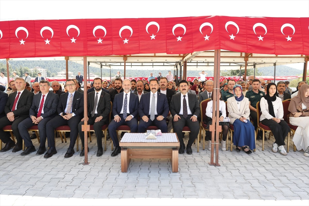 Hatay'ın Yayladağı ilçesinde hayırseverlerin desteğiyle inşa edilen Ali Mukadder Bilgili Ortaokulu...