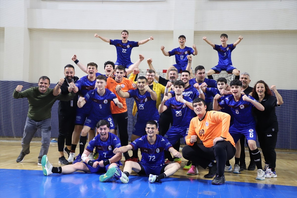Hentbol Genç Erkekler Türkiye Şampiyonası'nı, final maçında İstanbul Teknik Üniversiteliler'i...
