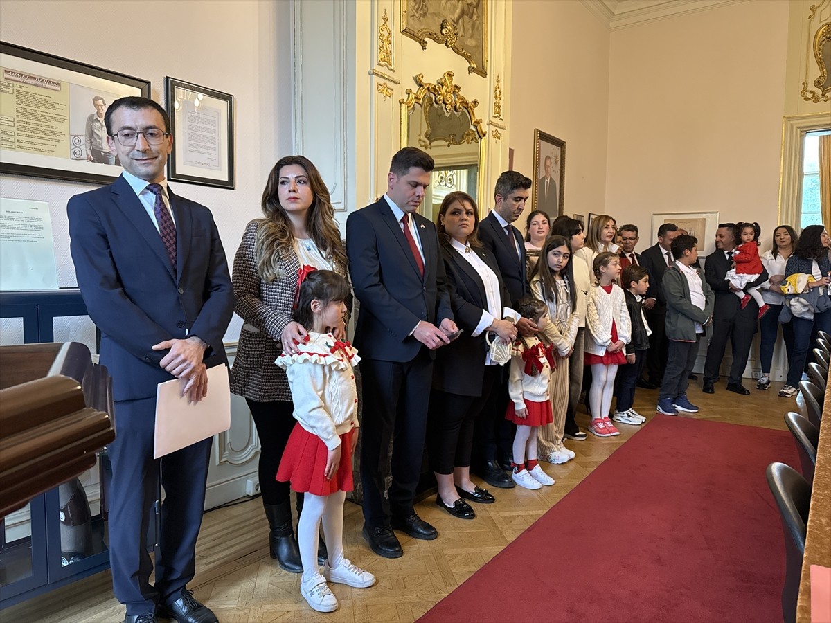 Hollanda'da özel olarak yetiştirilen bir lale türüne, Türkiye'nin kültürel ve tarihî zenginliğini...